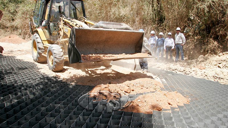 oil-haul-road-colombia2