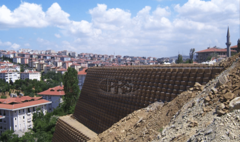 Retaining Wall for Residential Buildings